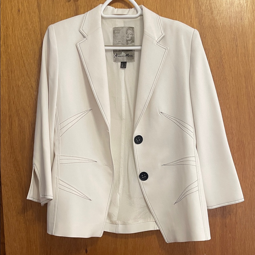 Cream Notch-Lapel Two-Button Blazer